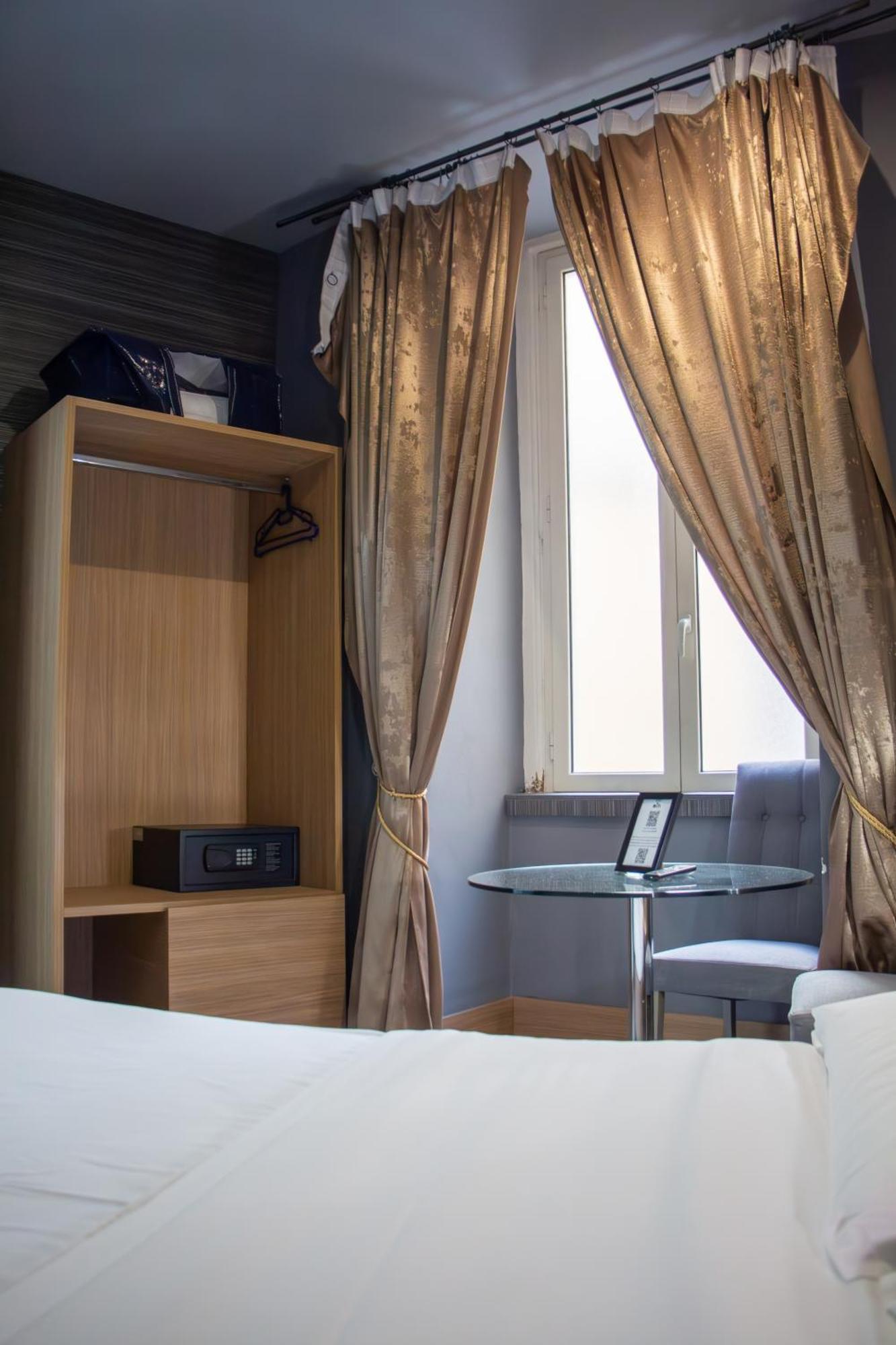Beb Umberto I Napoli Hotell Exteriör bild